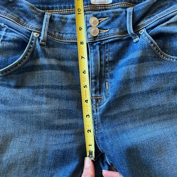 Hudson denim; Beth mid rise, baby boot; size 30; great condition-like new - Picture 3 of 12